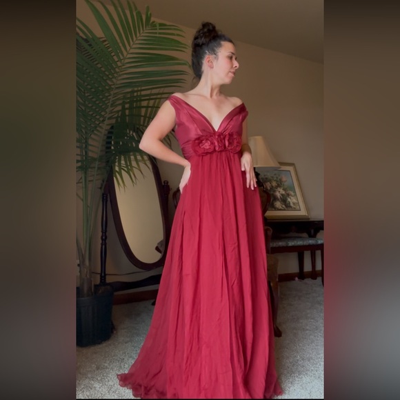 Teri Jon Silk Gown - Picture 4 of 6